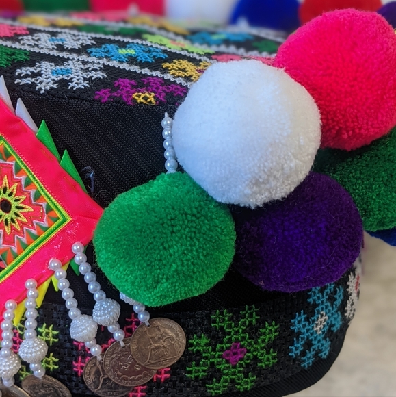 Hmong PNM pom pom hat - Picture 6 of 11